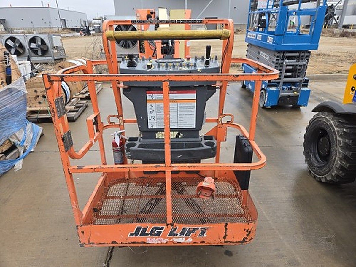 JLG E300AJP photo 8