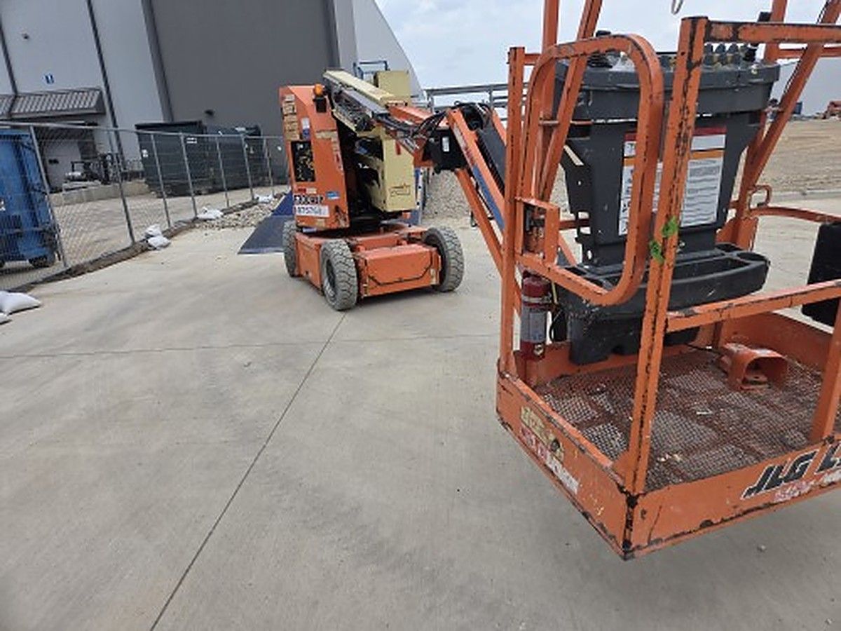 JLG E300AJP photo 10