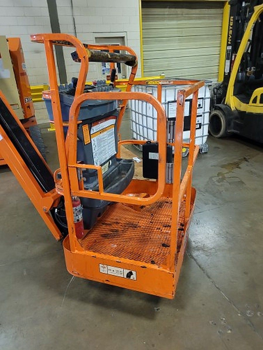 JLG E300AJP photo 3