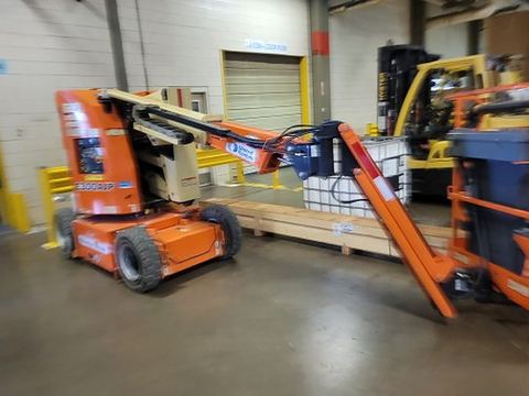 2018 JLG E300AJP Boom 30-33' Articulating Dc
