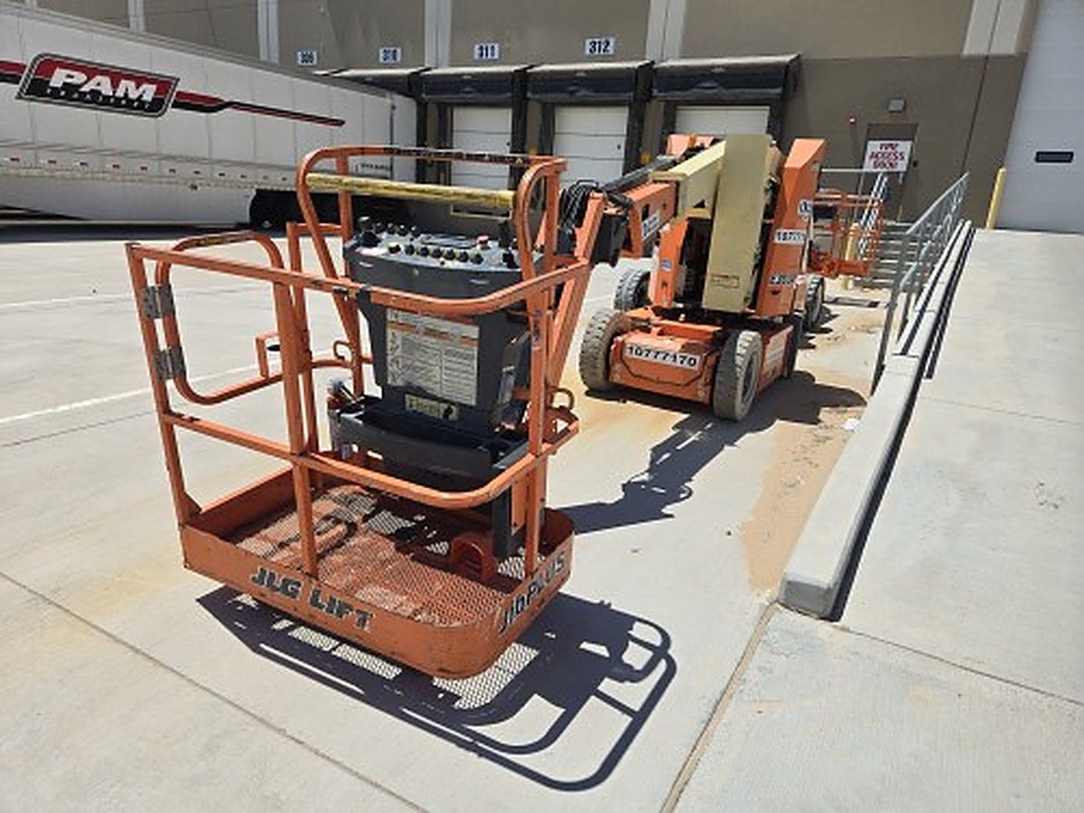 JLG E300AJP photo 5
