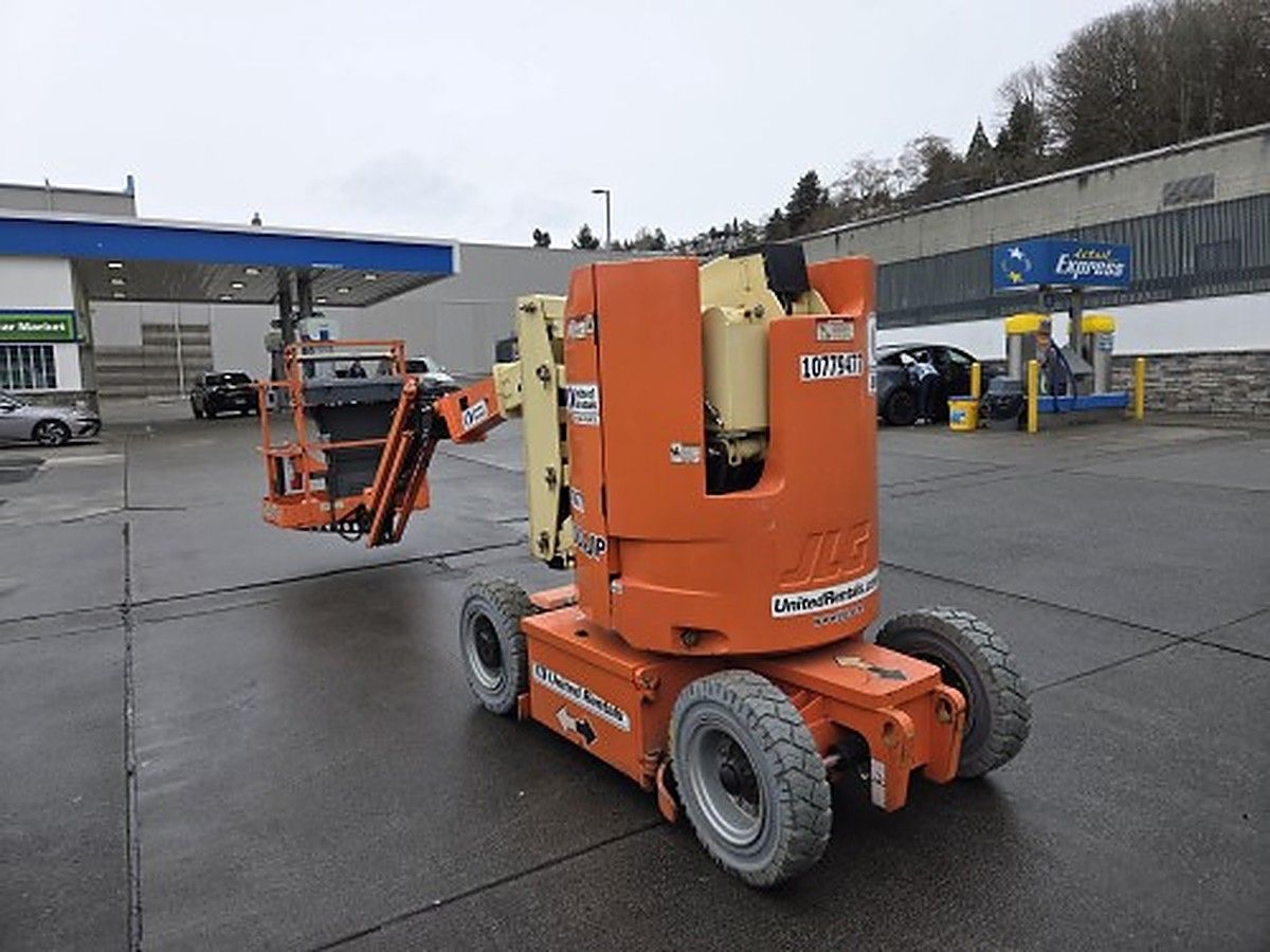JLG E300AJP photo 2