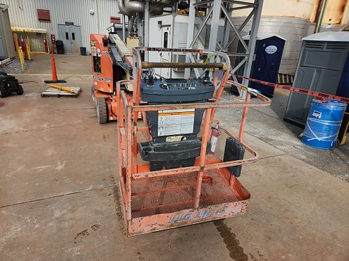 JLG E300AJP photo 4