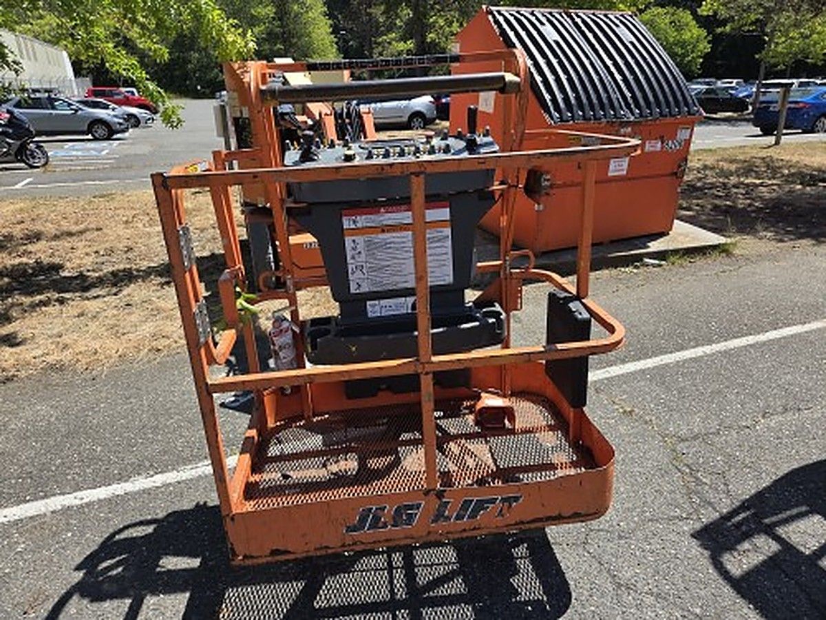 JLG E300AJP photo 7