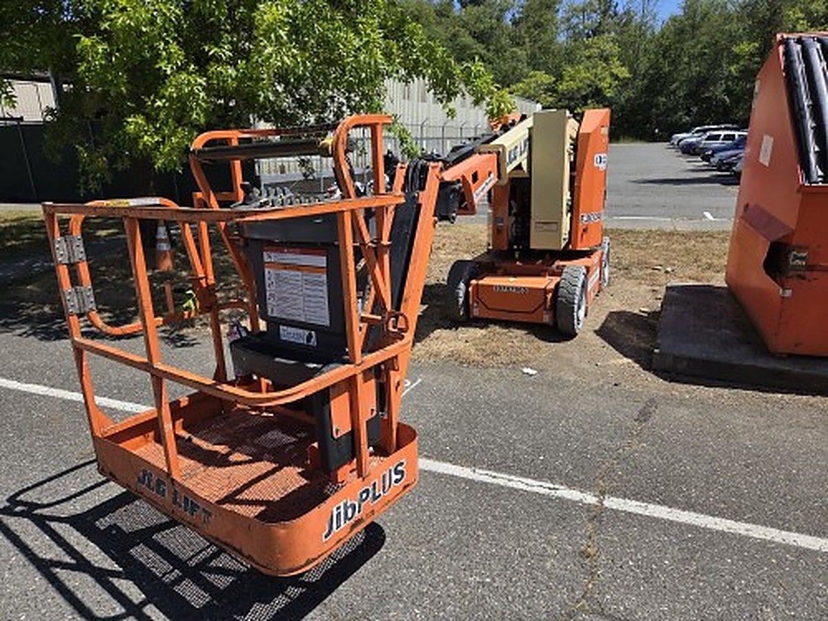 JLG E300AJP photo 10