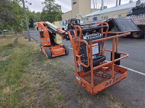 2018 JLG E300AJP Boom 30-33' Articulating Dc