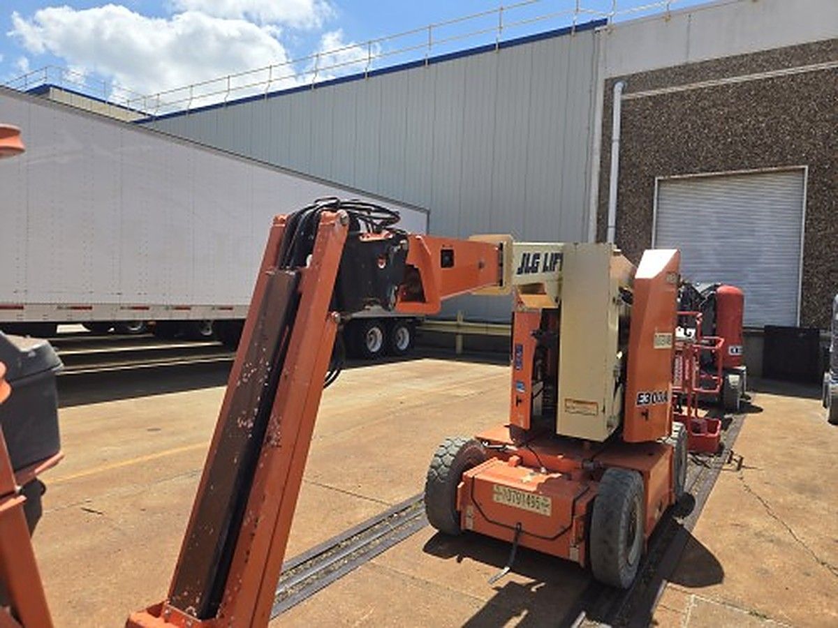 2018 JLG E300AJP for sale in Las Vegas, NV