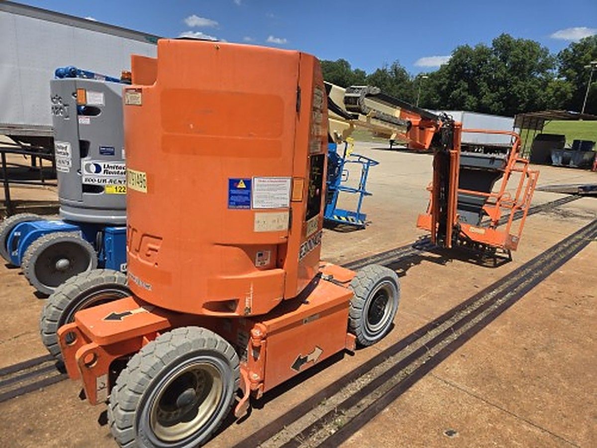 JLG E300AJP photo 3