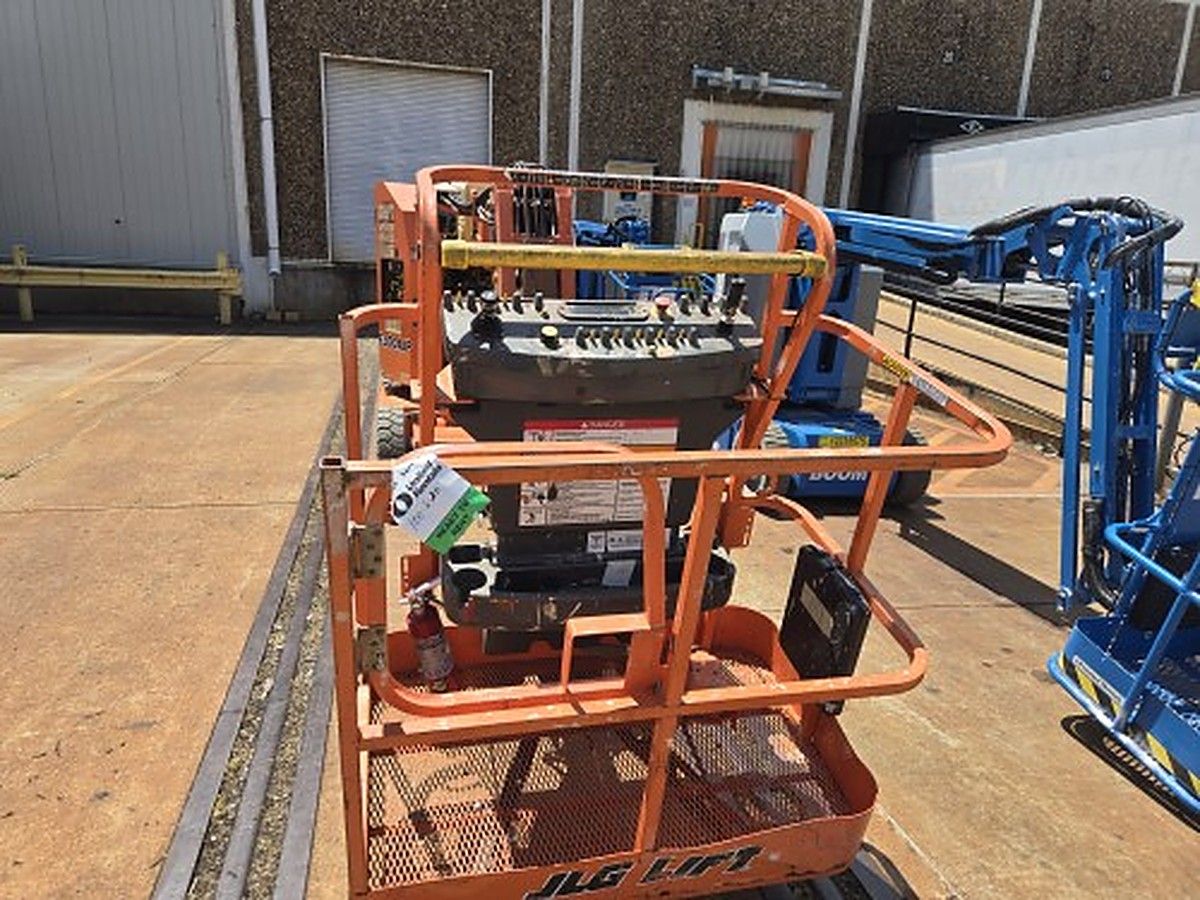 JLG E300AJP photo 5