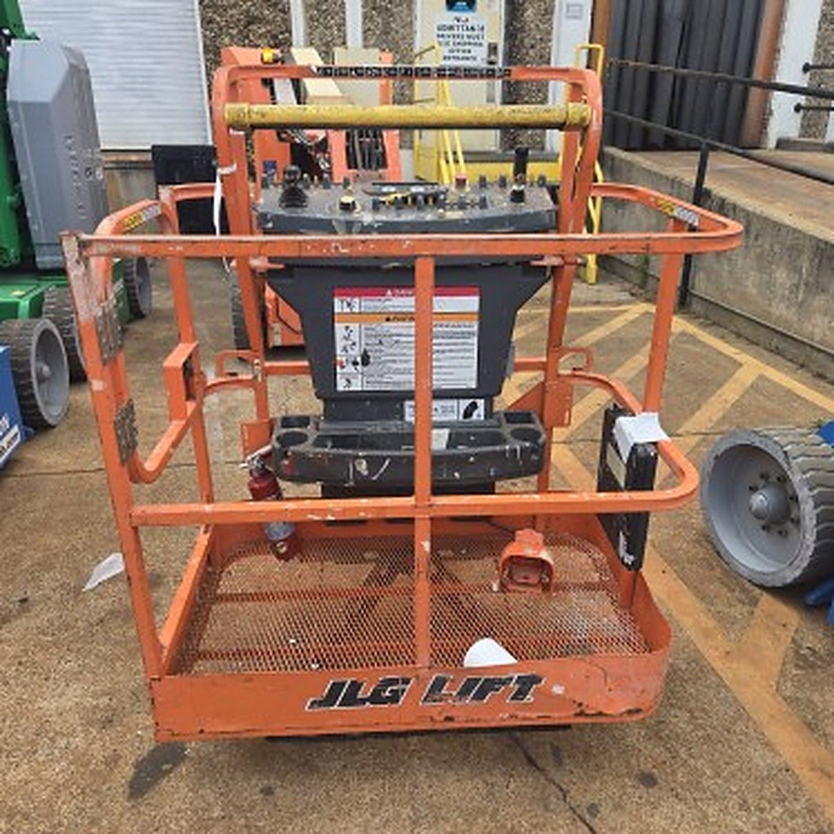 JLG E300AJP photo 10