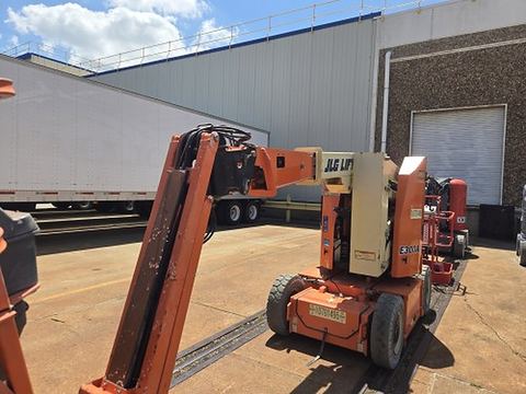 2018 JLG E300AJP Boom 30-33' Articulating Dc