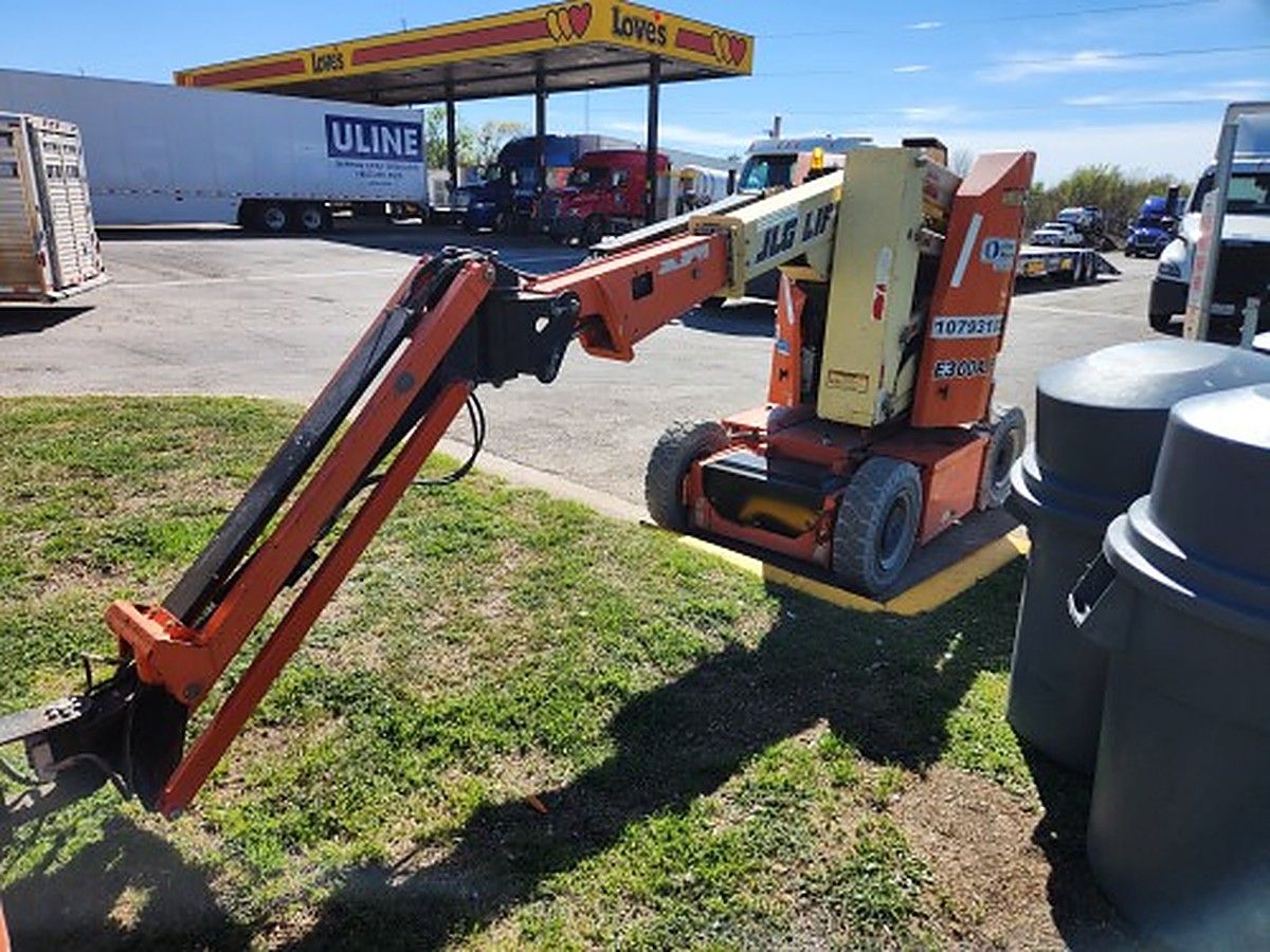 JLG E300AJP photo 2
