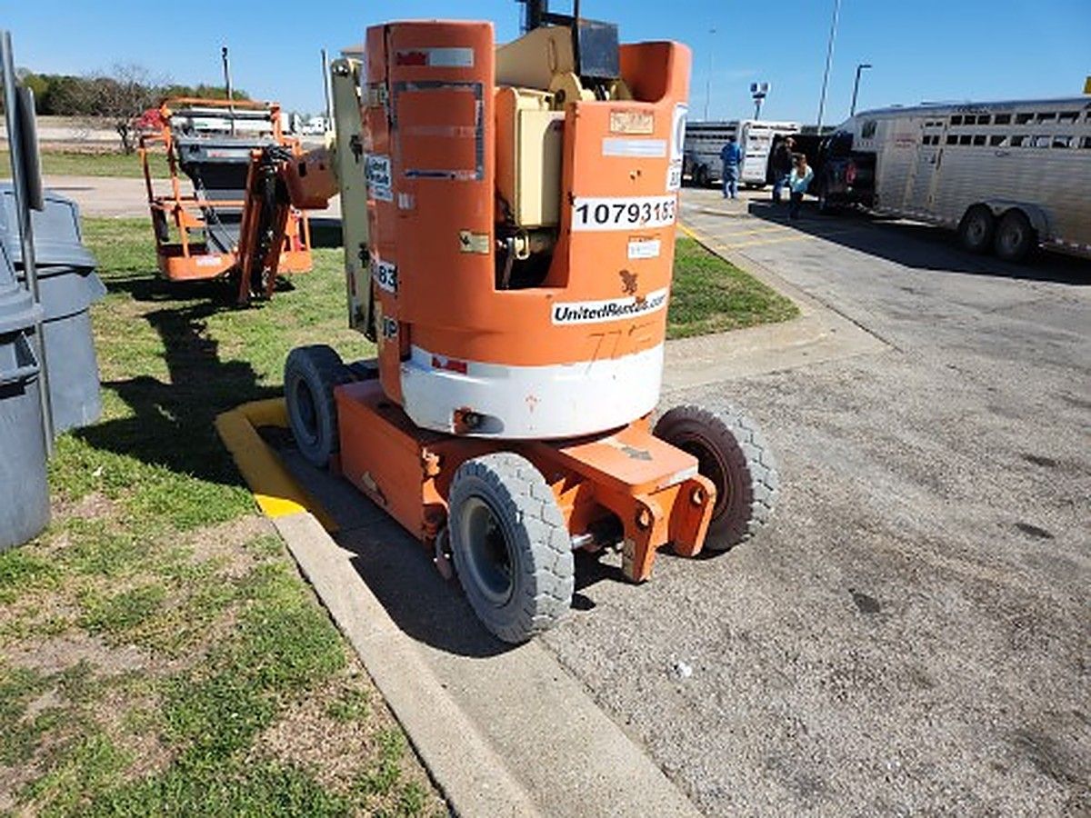 JLG E300AJP photo 3