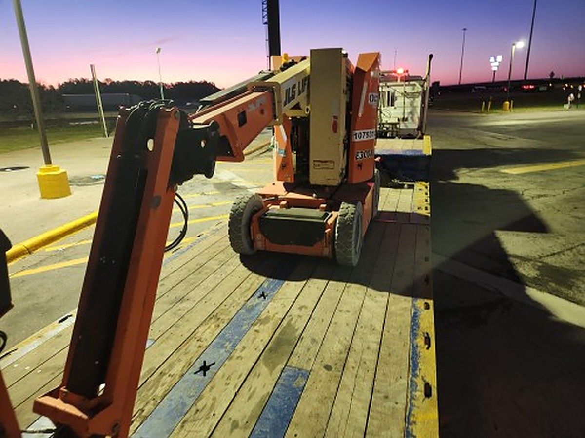 JLG E300AJP photo 4