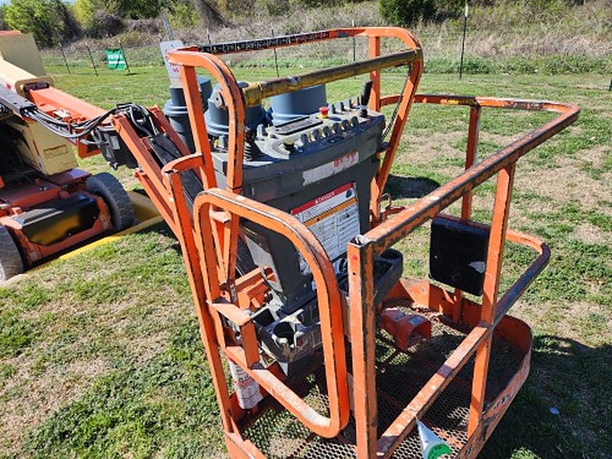 JLG E300AJP photo 7