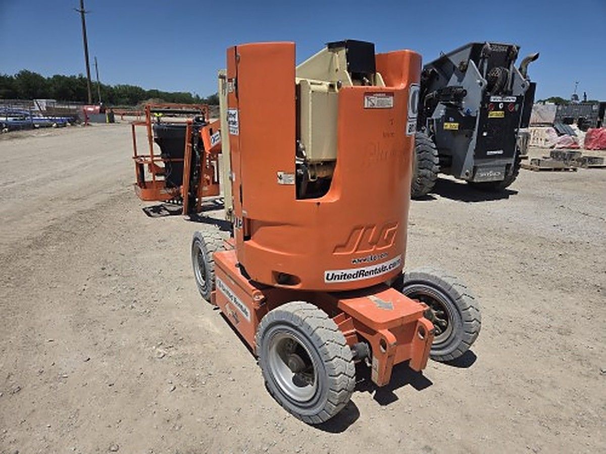 JLG E300AJP photo 5