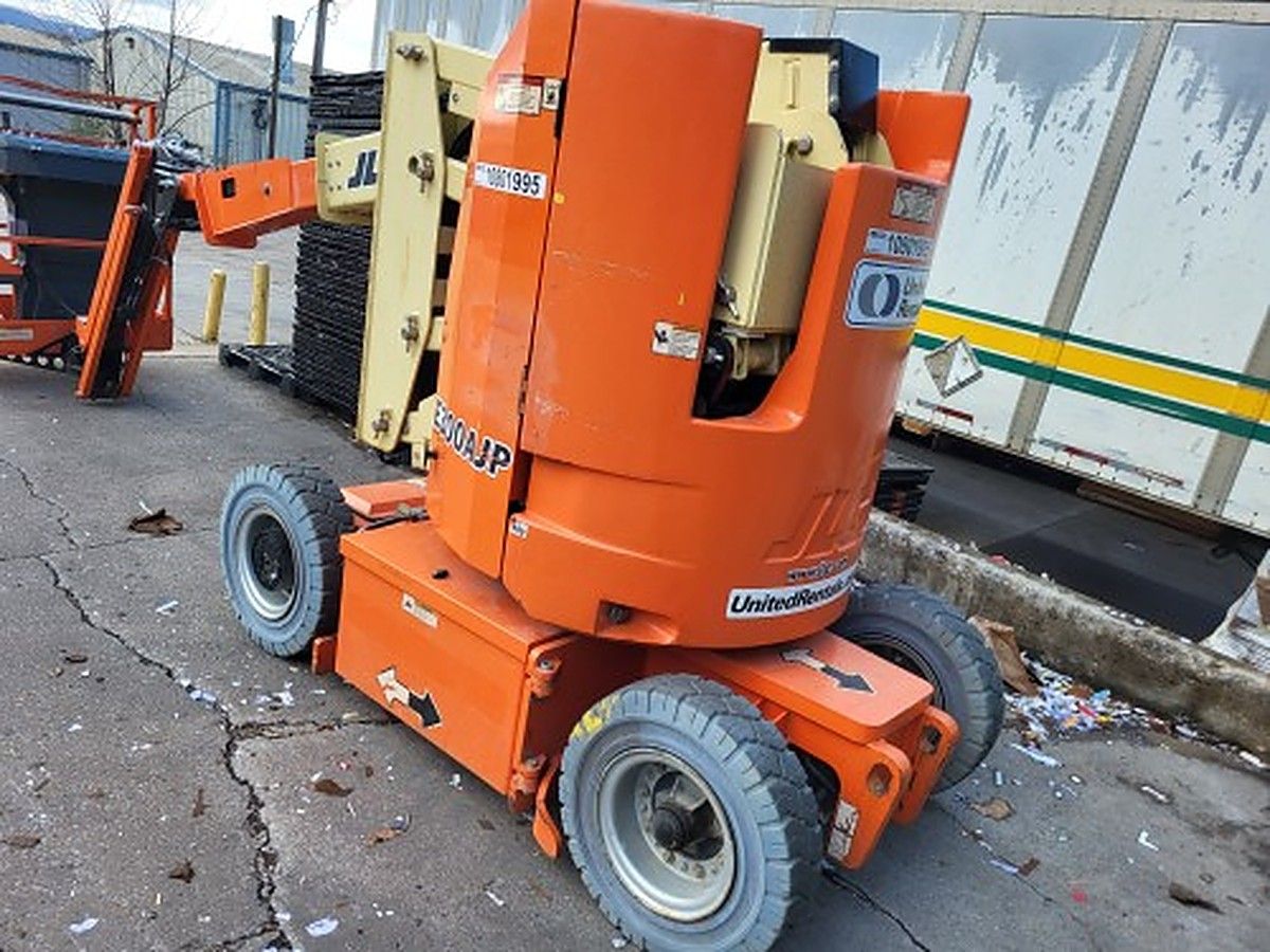 JLG E300AJP photo 3