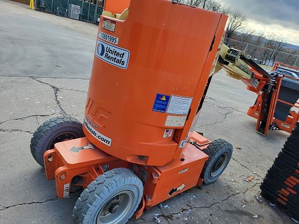 JLG E300AJP photo 5