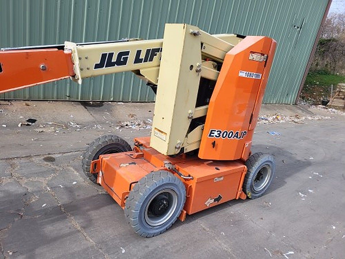 JLG E300AJP photo 6
