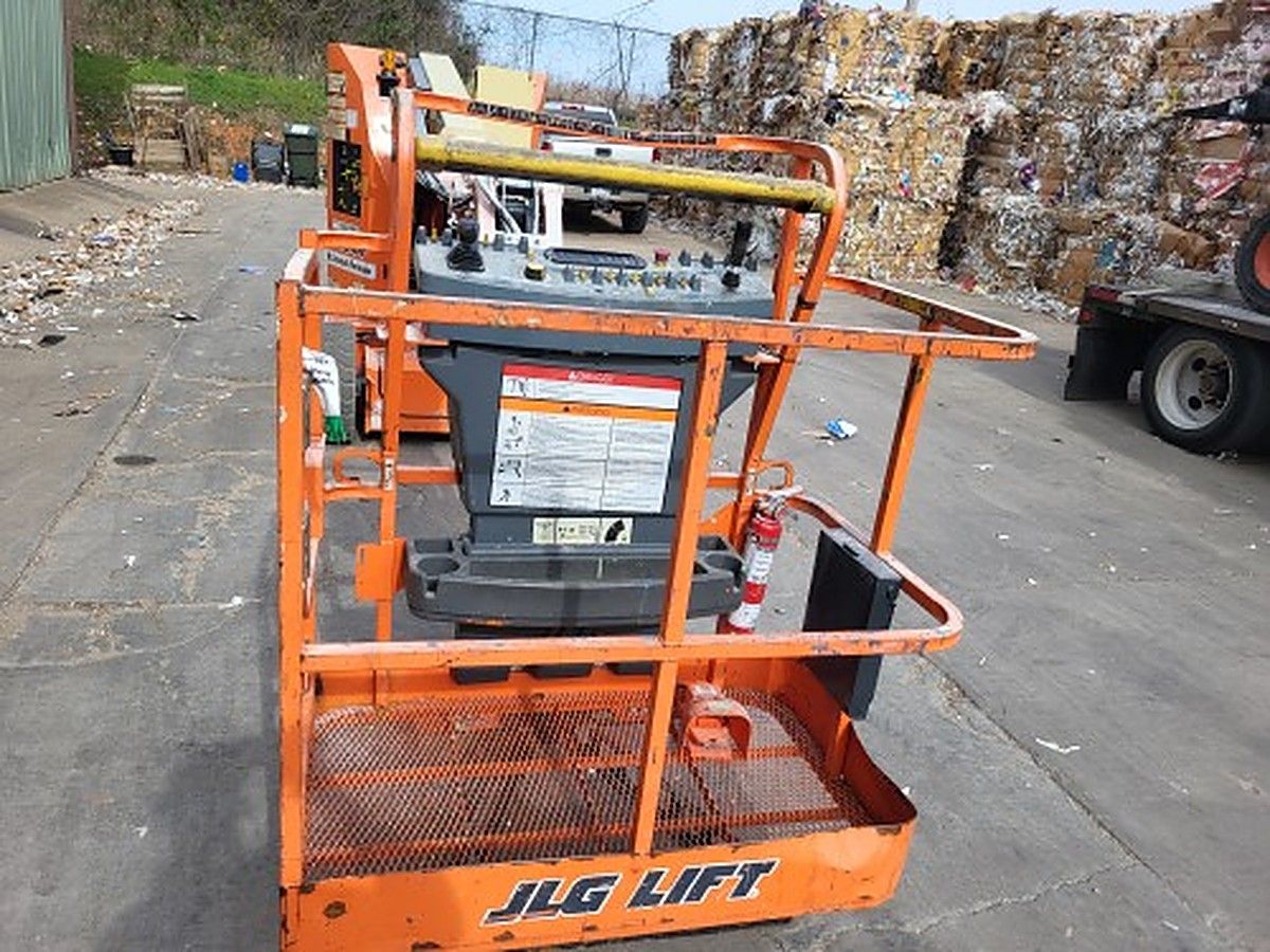 JLG E300AJP photo 7