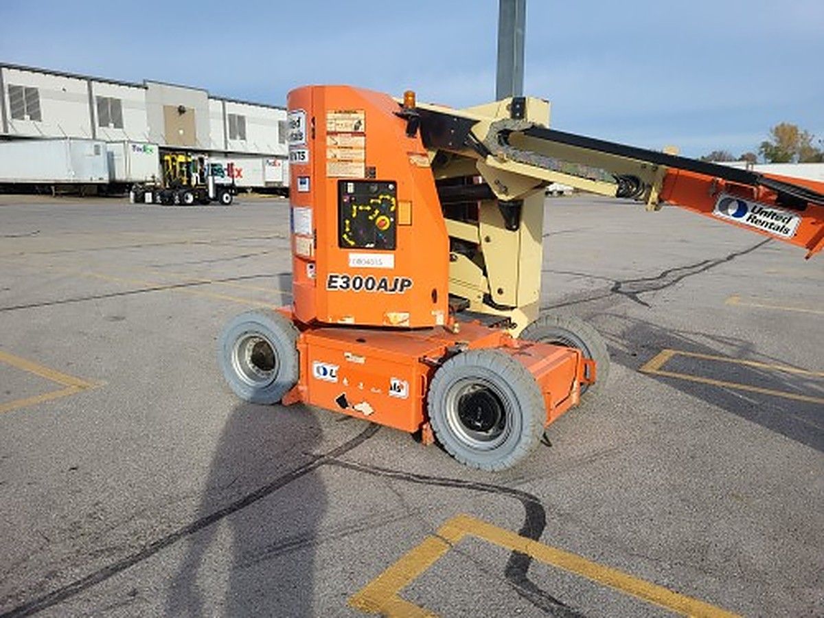 JLG E300AJP photo 5