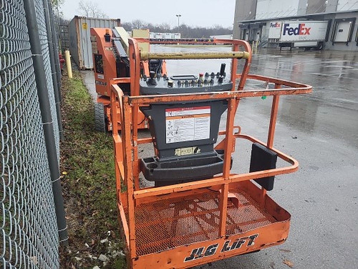 JLG E300AJP photo 7
