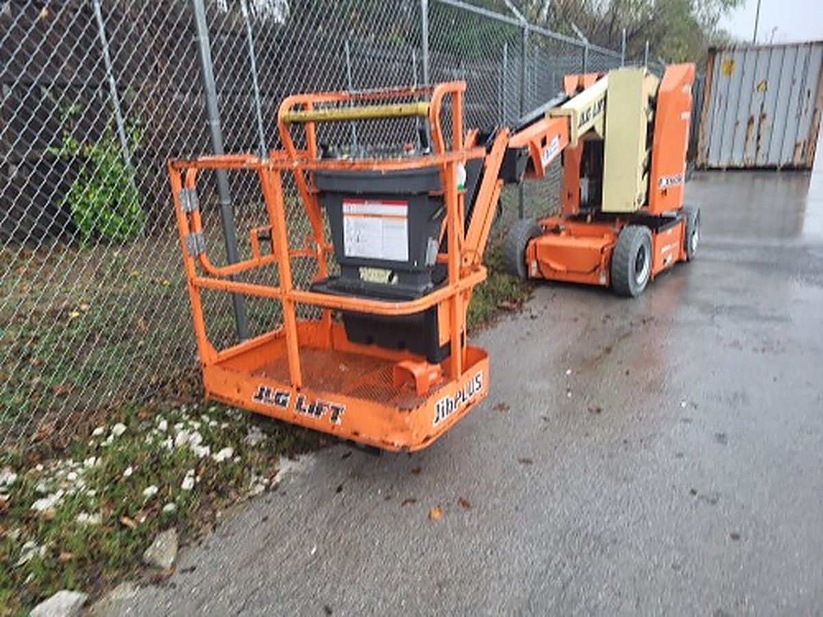JLG E300AJP photo 9