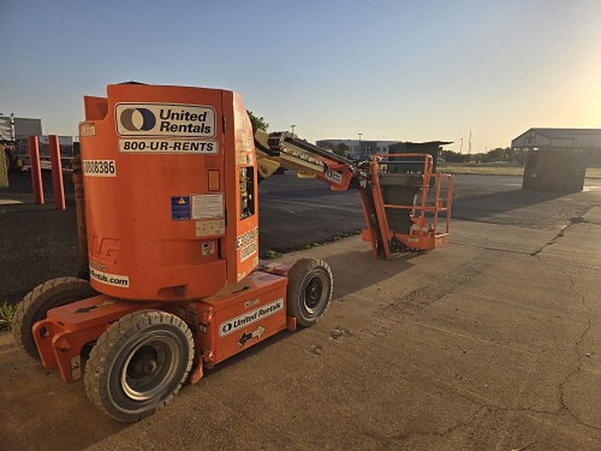 JLG E300AJP photo 3