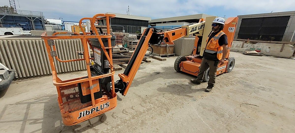 JLG E300AJP photo 2