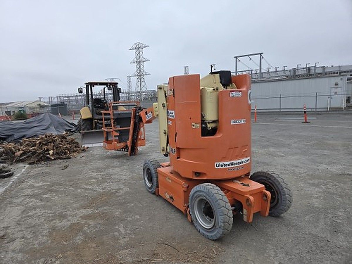 2018 JLG E300AJP for sale in Las Vegas, NV