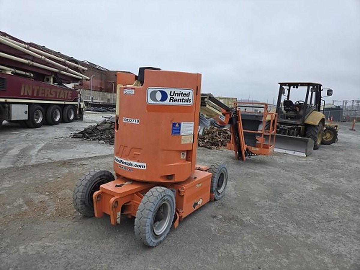 JLG E300AJP photo 2