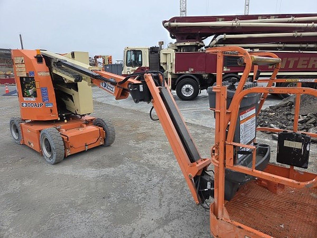 JLG E300AJP photo 4