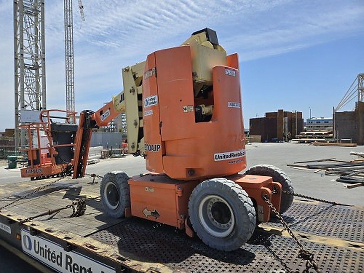 JLG E300AJP photo 5