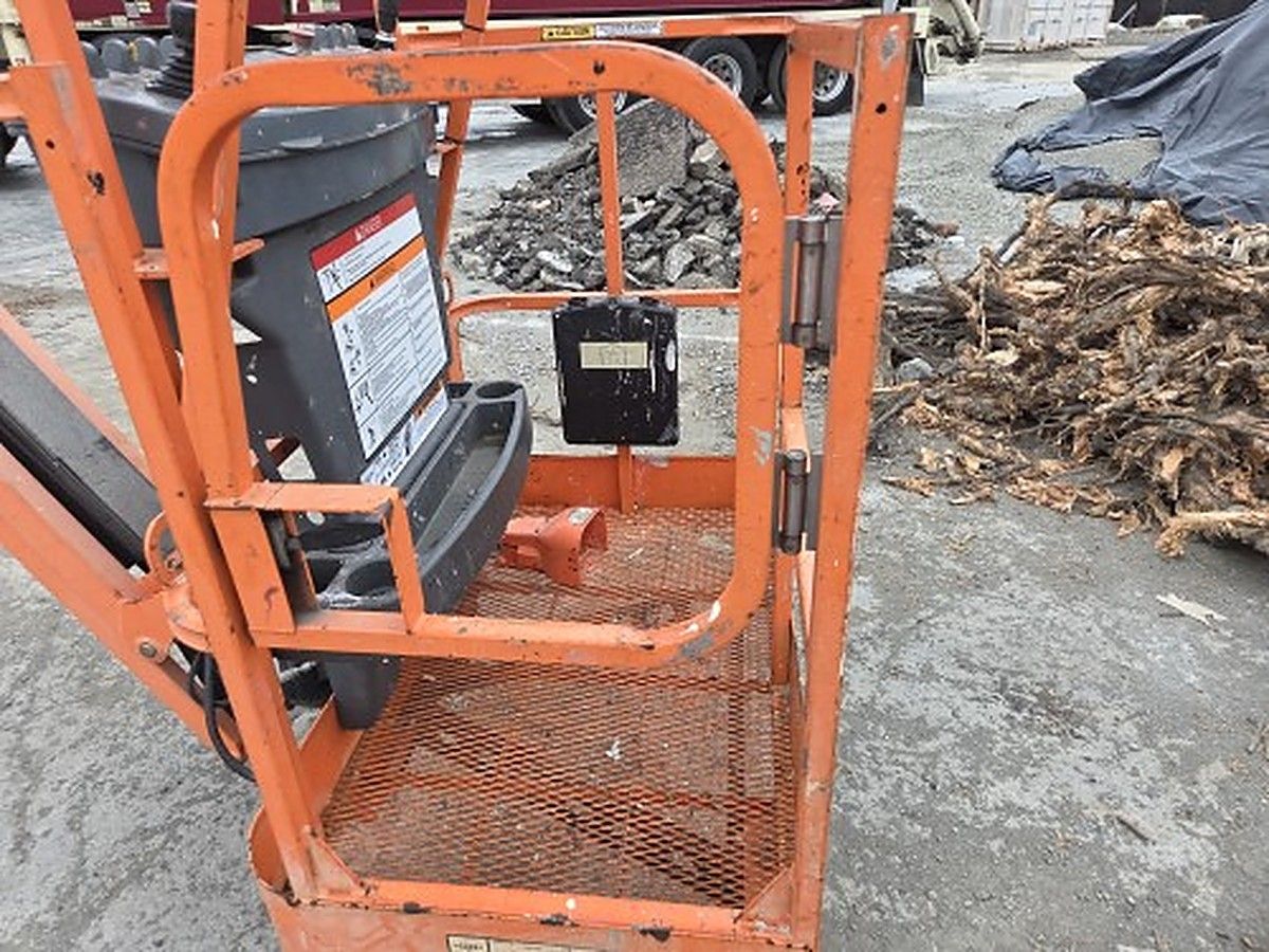 JLG E300AJP photo 8