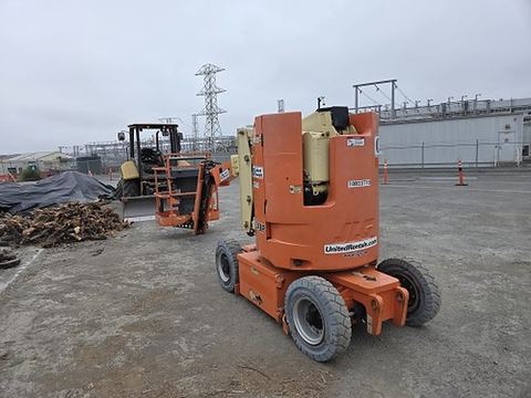 2018 JLG E300AJP Boom 30-33' Articulating Dc