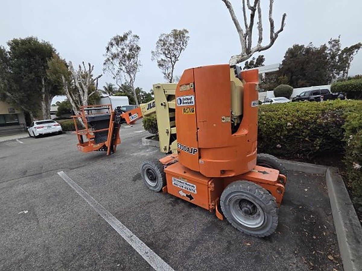 JLG E300AJP photo 2