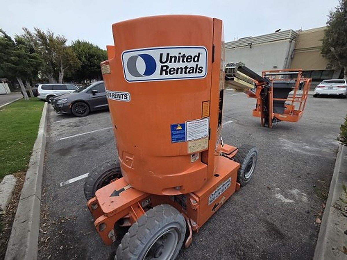 JLG E300AJP photo 4