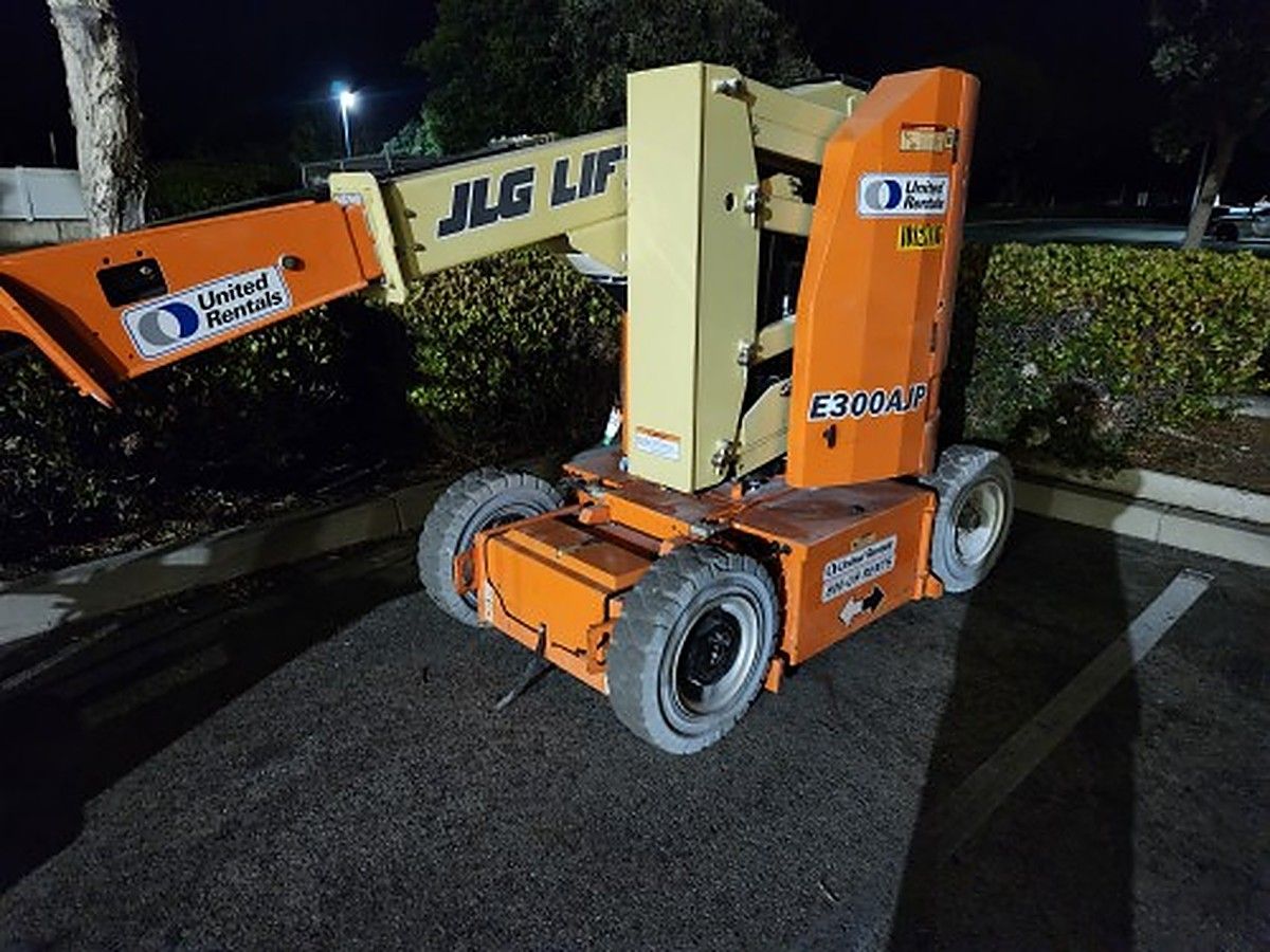 JLG E300AJP photo 9