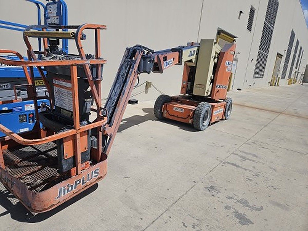 JLG E300AJP photo 4