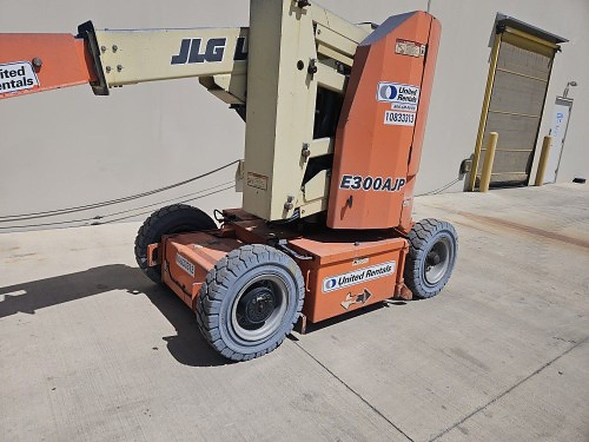 JLG E300AJP photo 6