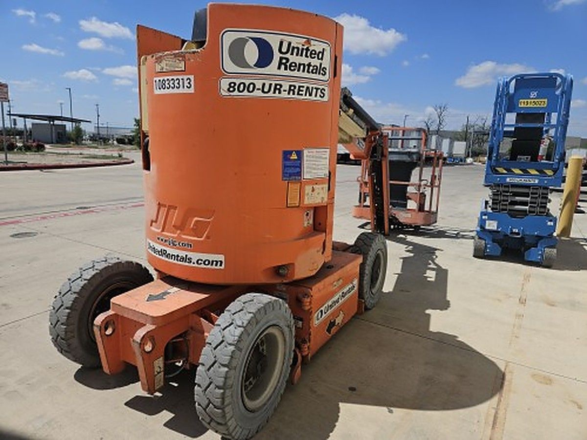 JLG E300AJP photo 7