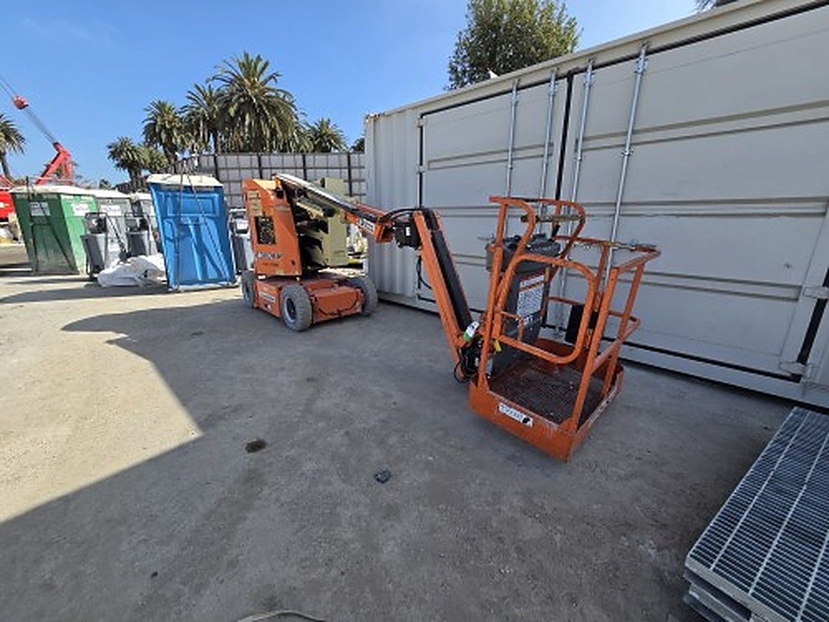 JLG E300AJP photo 3