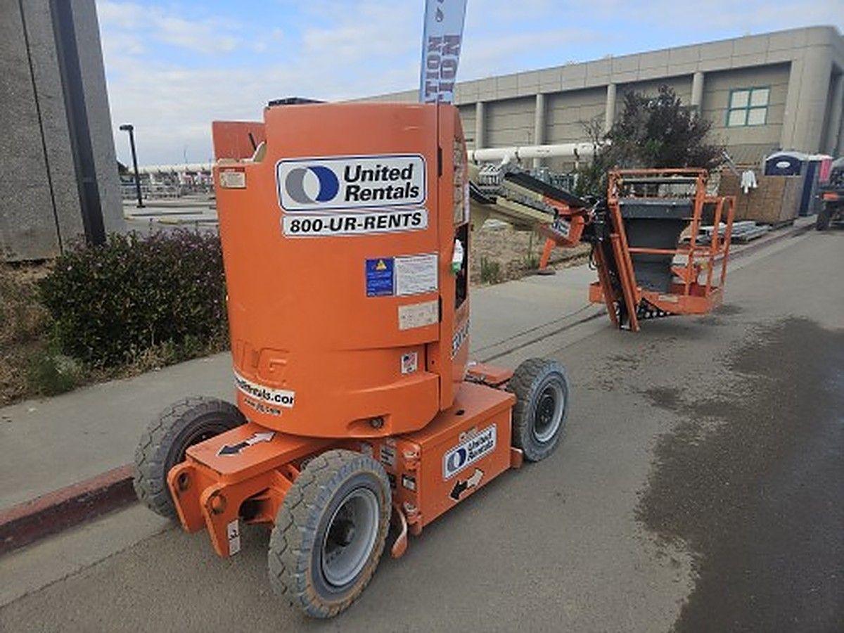 JLG E300AJP photo 3