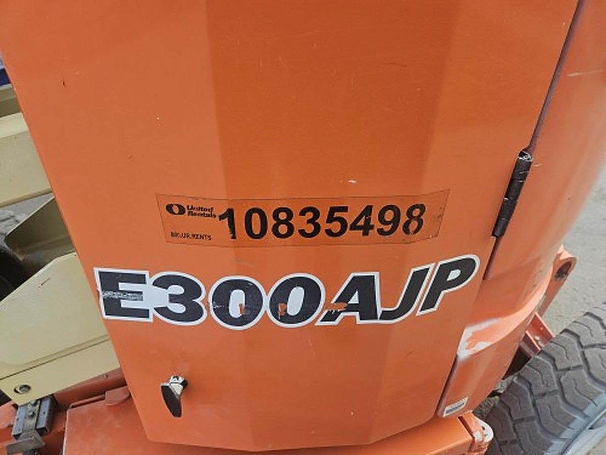 JLG E300AJP photo 5