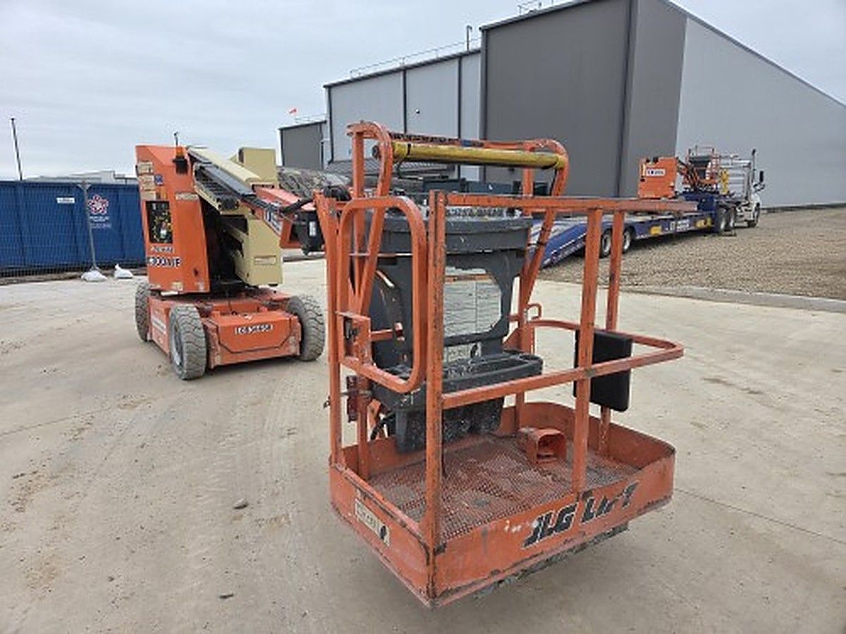 JLG E300AJP photo 4
