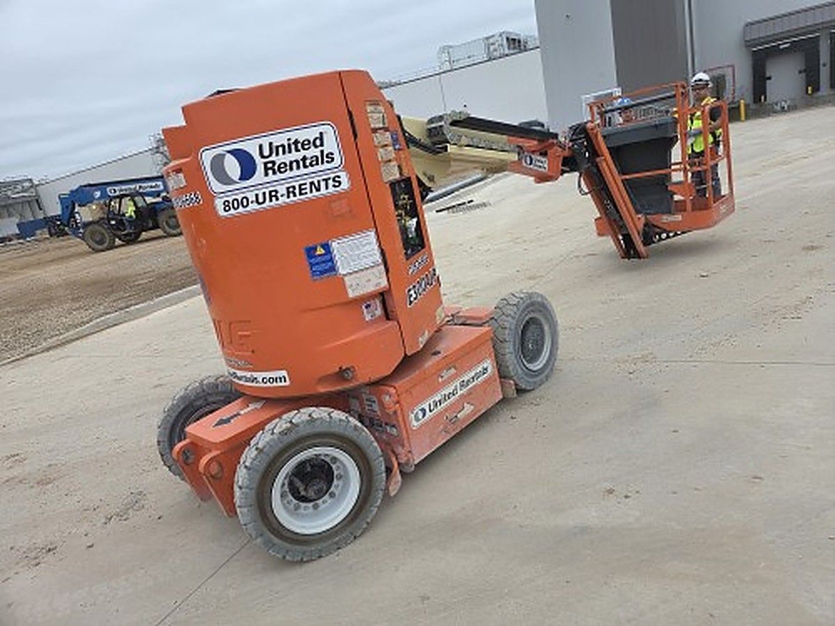 JLG E300AJP photo 5