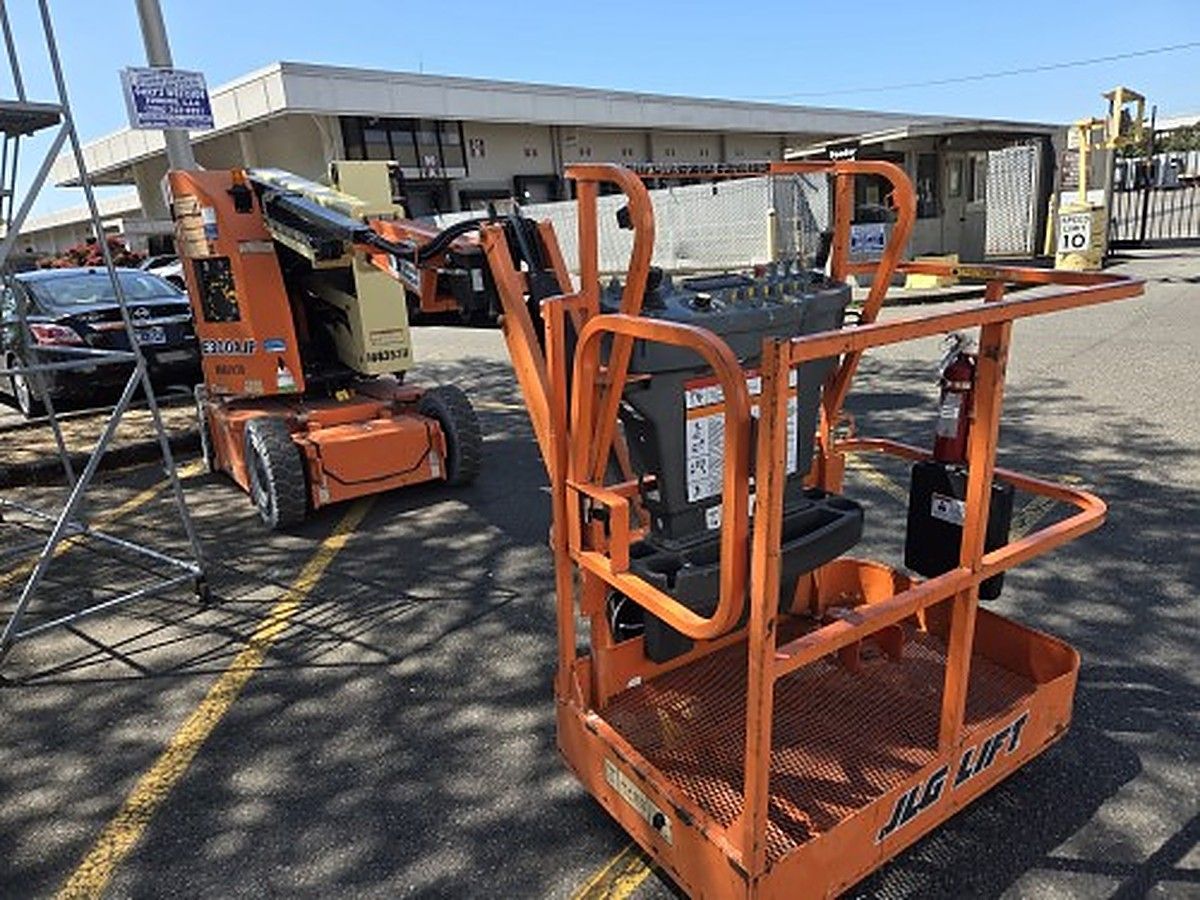 JLG E300AJP photo 2