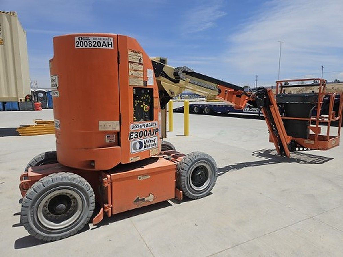 JLG E300AJP photo 6