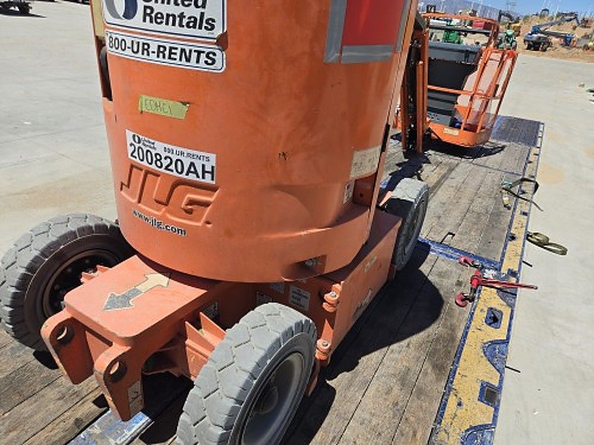 JLG E300AJP photo 8