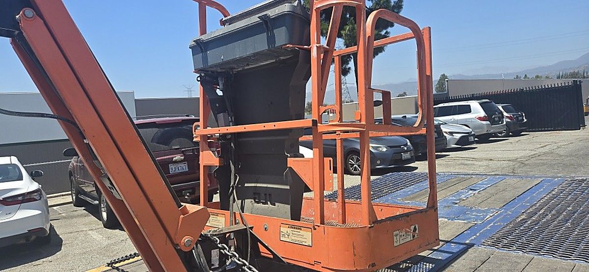 JLG E300AJP photo 11